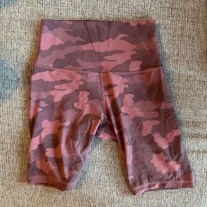 LULULEMON Size 4 Pink Camo Biker Short